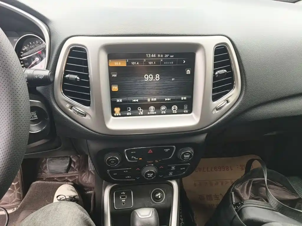 Jeep Compass — миниатюра 13