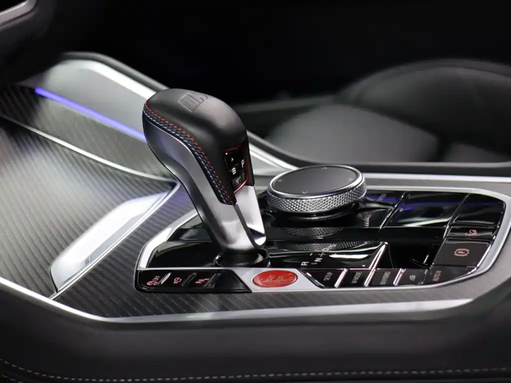 BMW XM — миниатюра 13