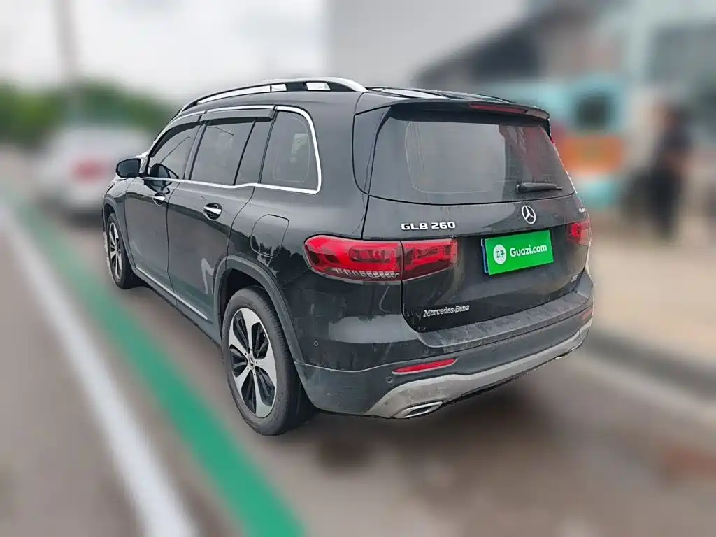 Mercedes-Benz GLB — миниатюра 25