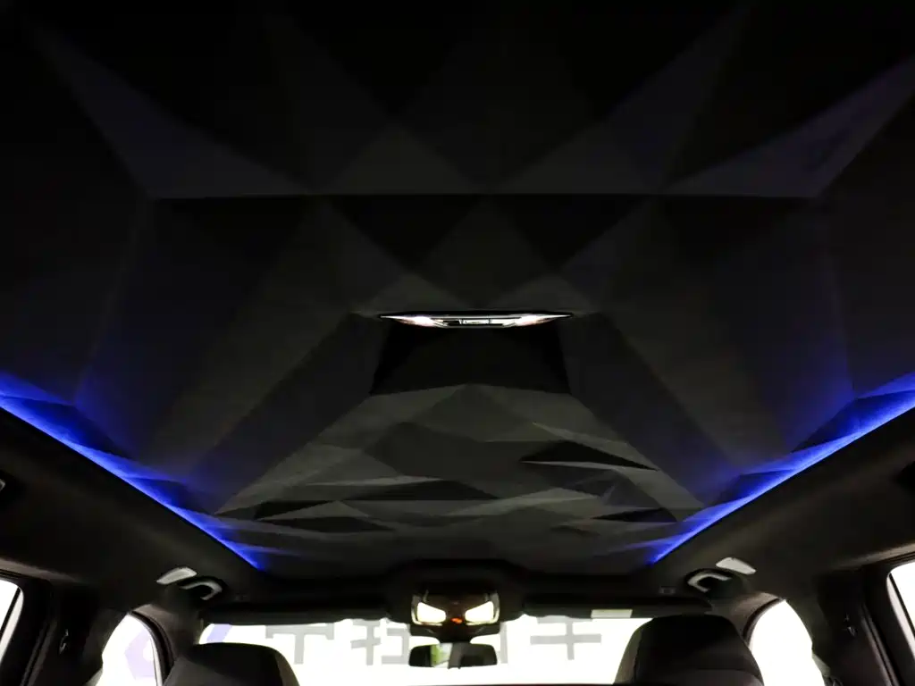 BMW XM — миниатюра 30
