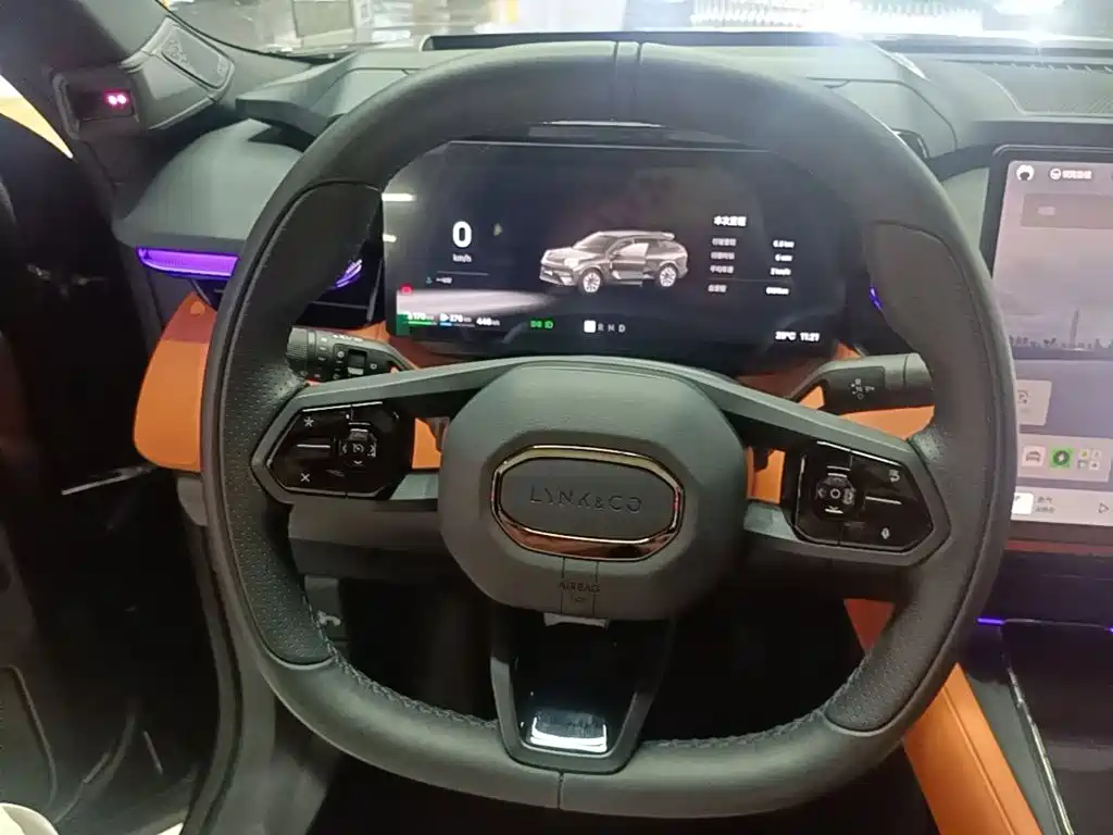 Lynk & Co 08 EM-P — миниатюра 11