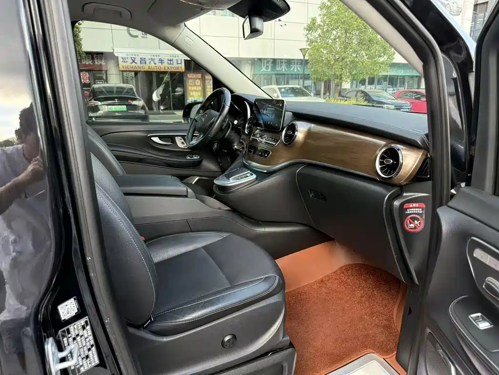 Mercedes-Benz V-Class — миниатюра 15