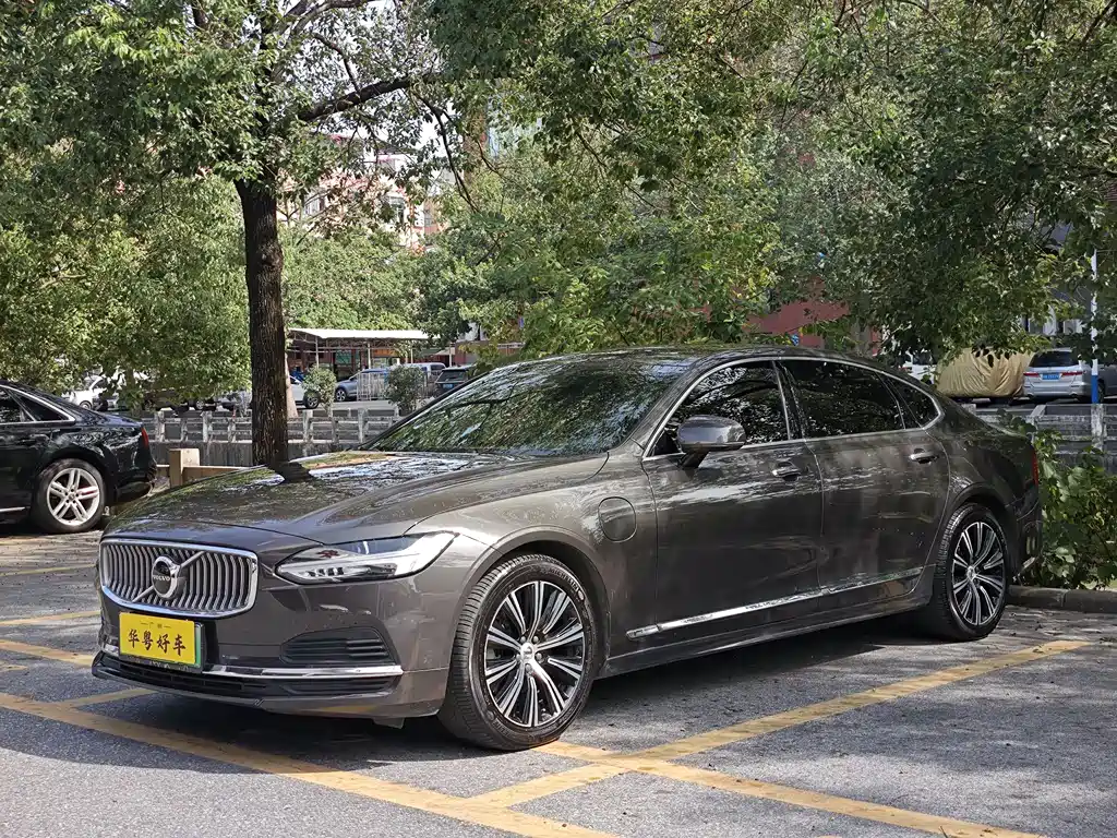 Volvo S90 PHEV 2022