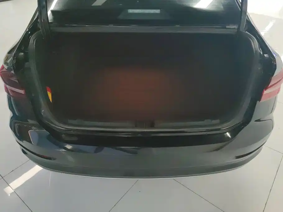 Volkswagen Lavida — миниатюра 4