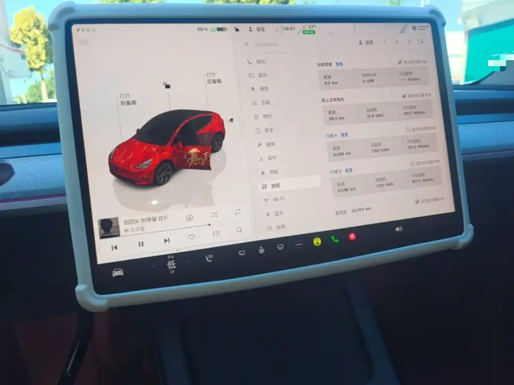 Tesla Model Y — миниатюра 13