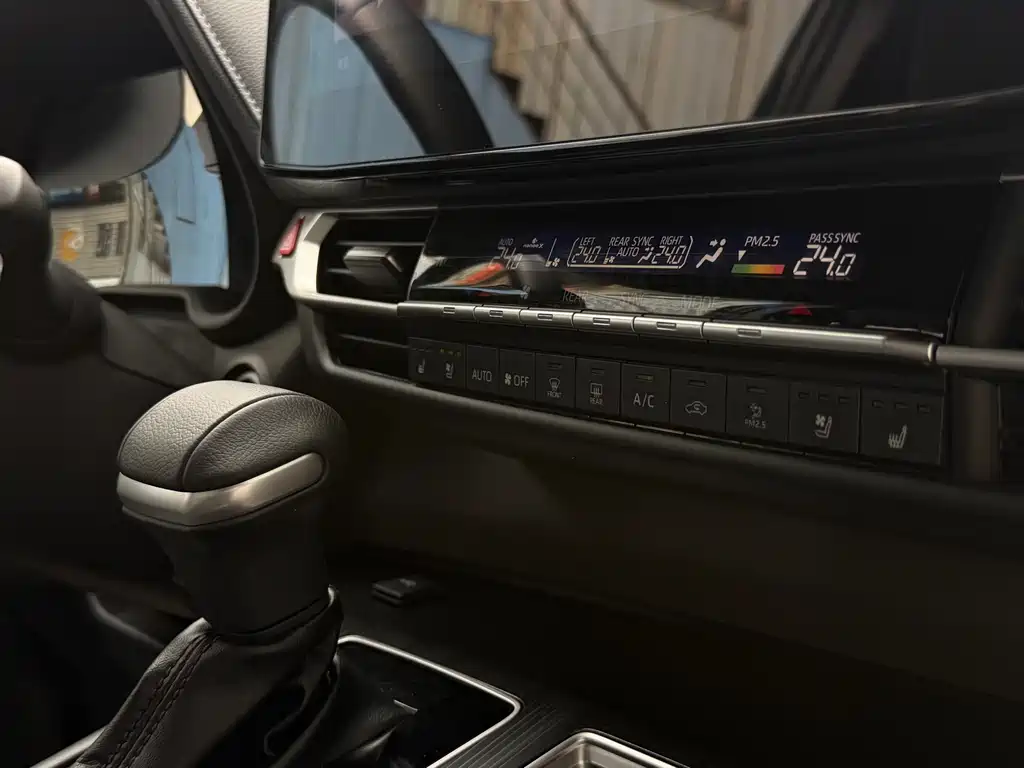 Toyota Sienna — миниатюра 14