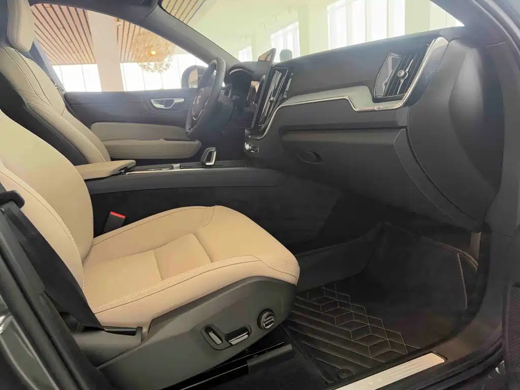 Volvo XC60 — миниатюра 4