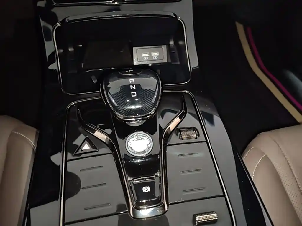 BYD Han — миниатюра 14