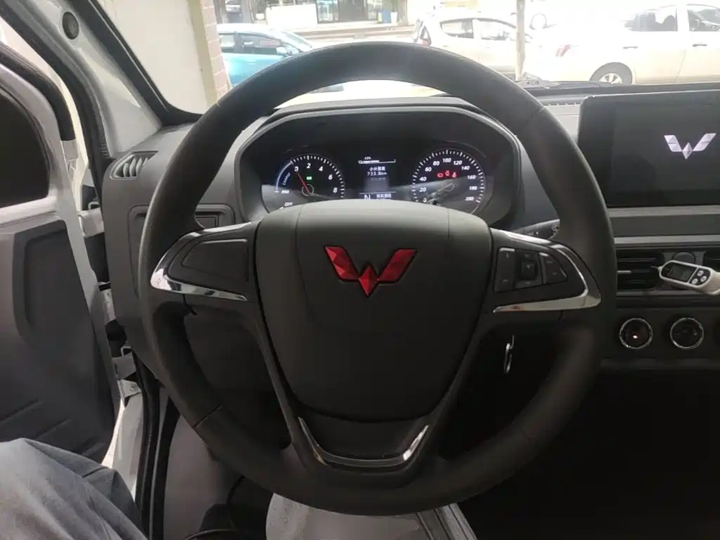 Wuling Yangguang — миниатюра 11