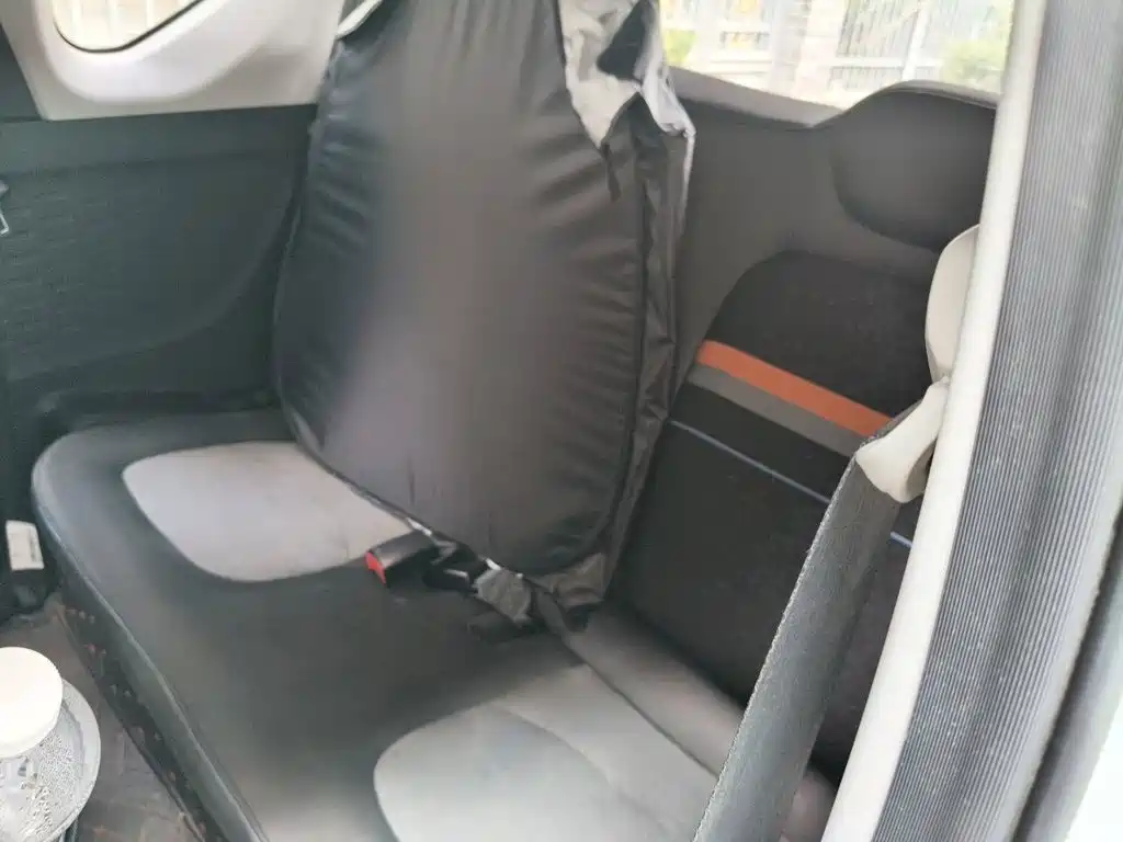 Wuling MINIEV — миниатюра 13