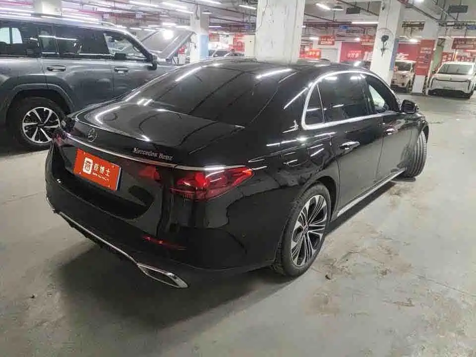 Mercedes-Benz E-Class — миниатюра 9