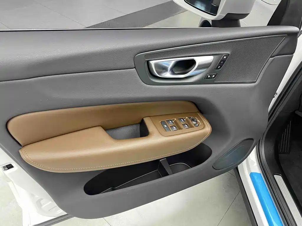 Volvo XC60 — миниатюра 16