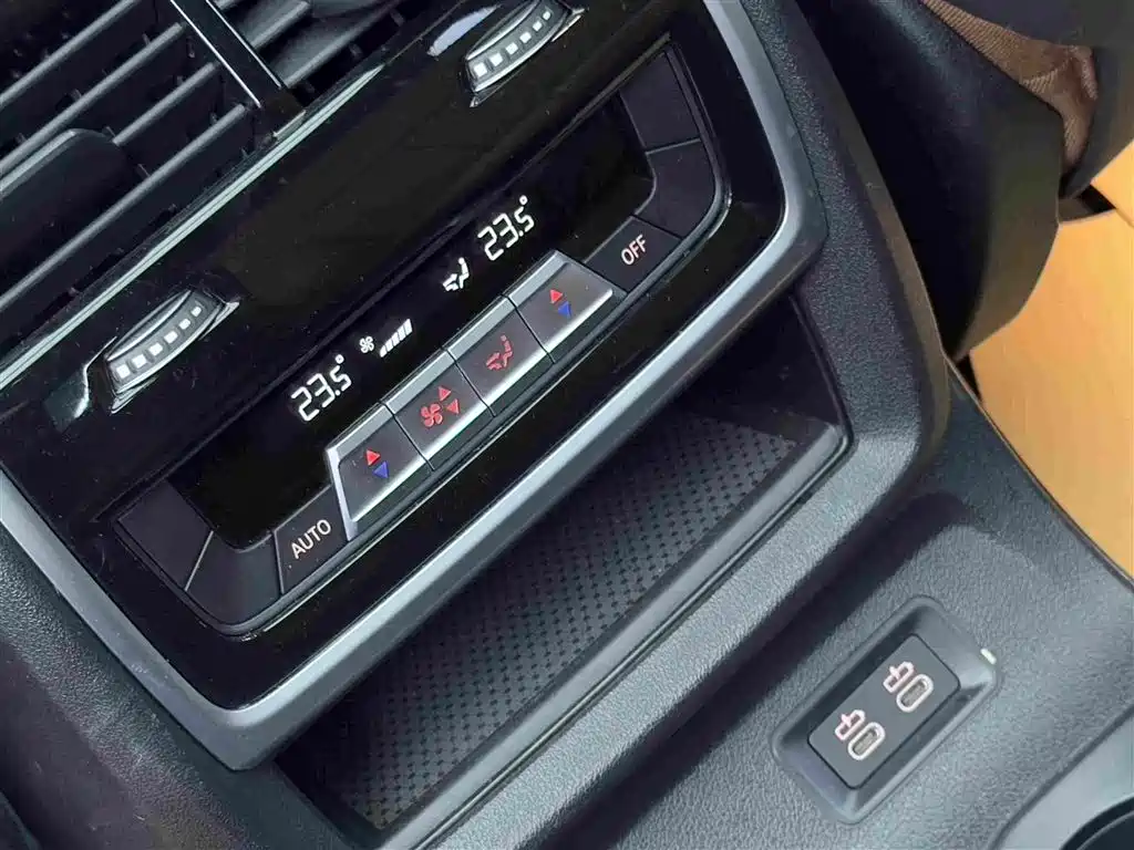 BMW X7 — миниатюра 14