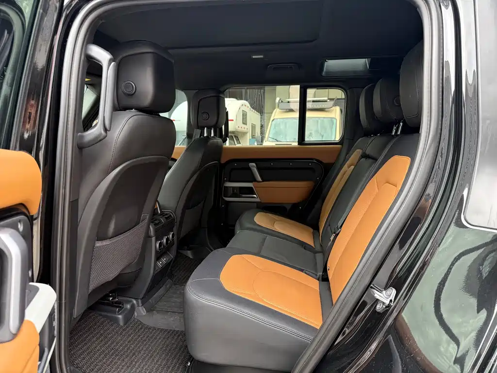Land Rover Defender — миниатюра 5