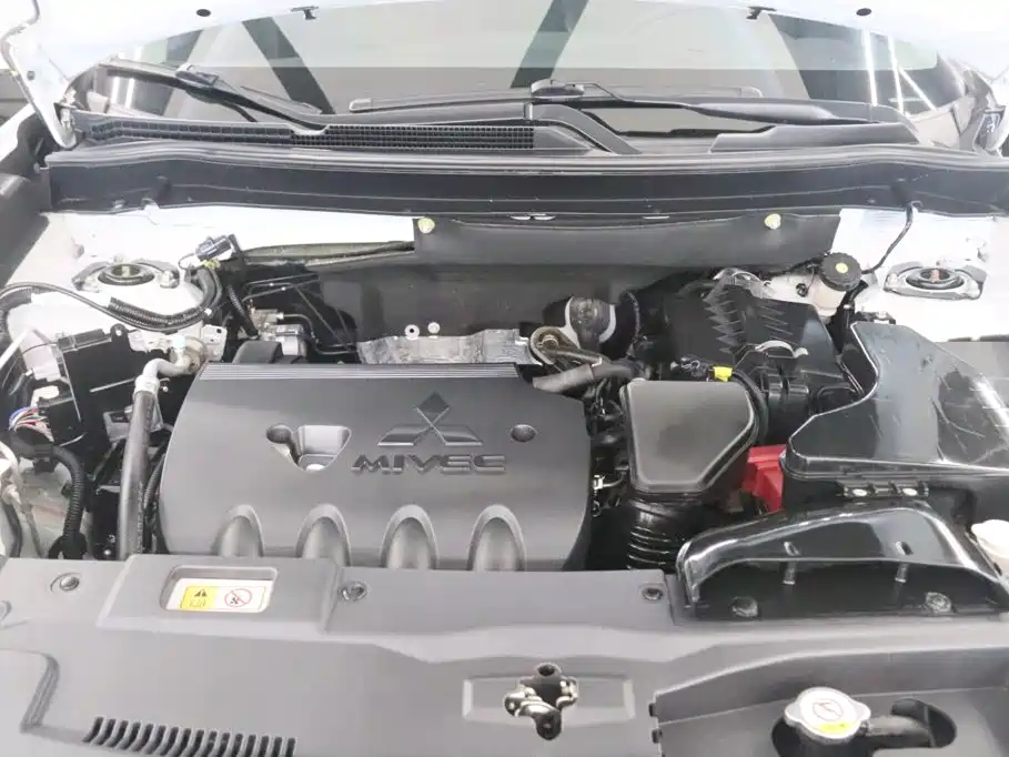 Mitsubishi Outlander — миниатюра 21