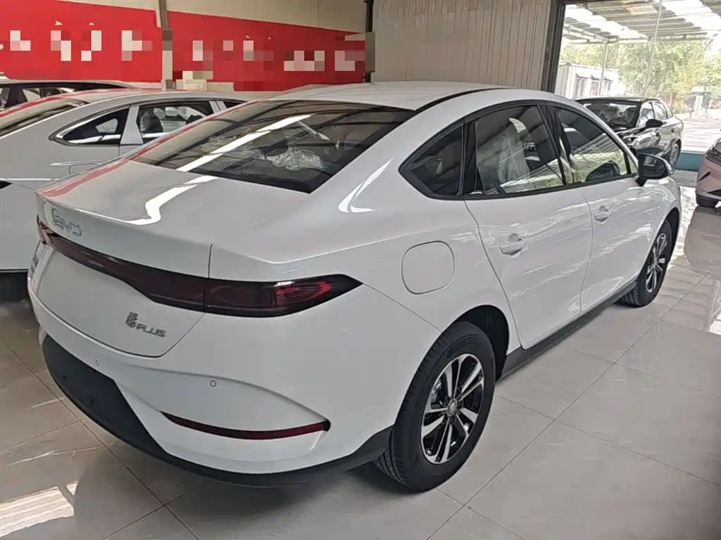 BYD Qin Plus PLUS 2025 DM-i Smart Drive 128KM