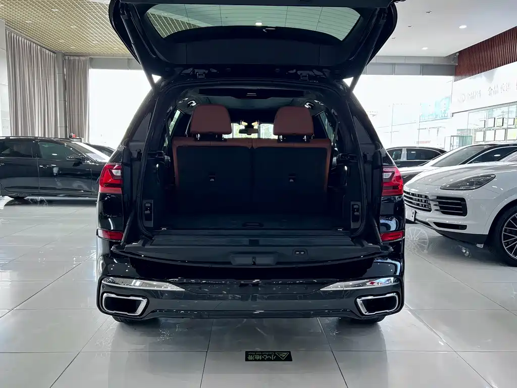 BMW X7 — миниатюра 24
