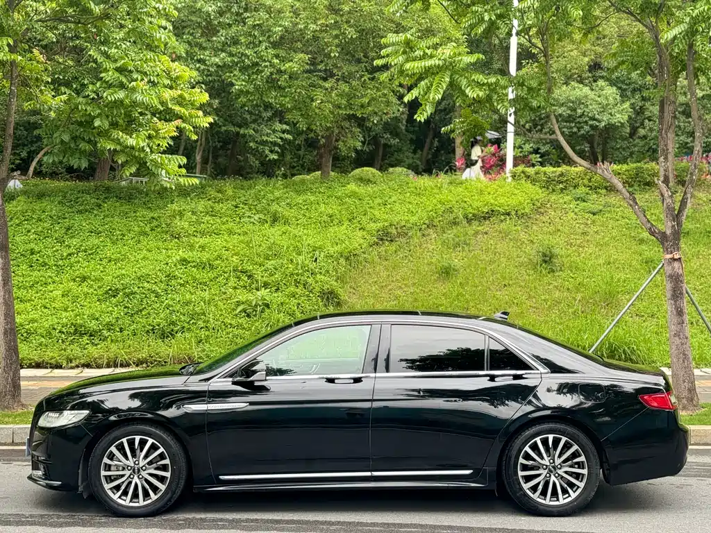 Lincoln Continental 2019 2.0T V