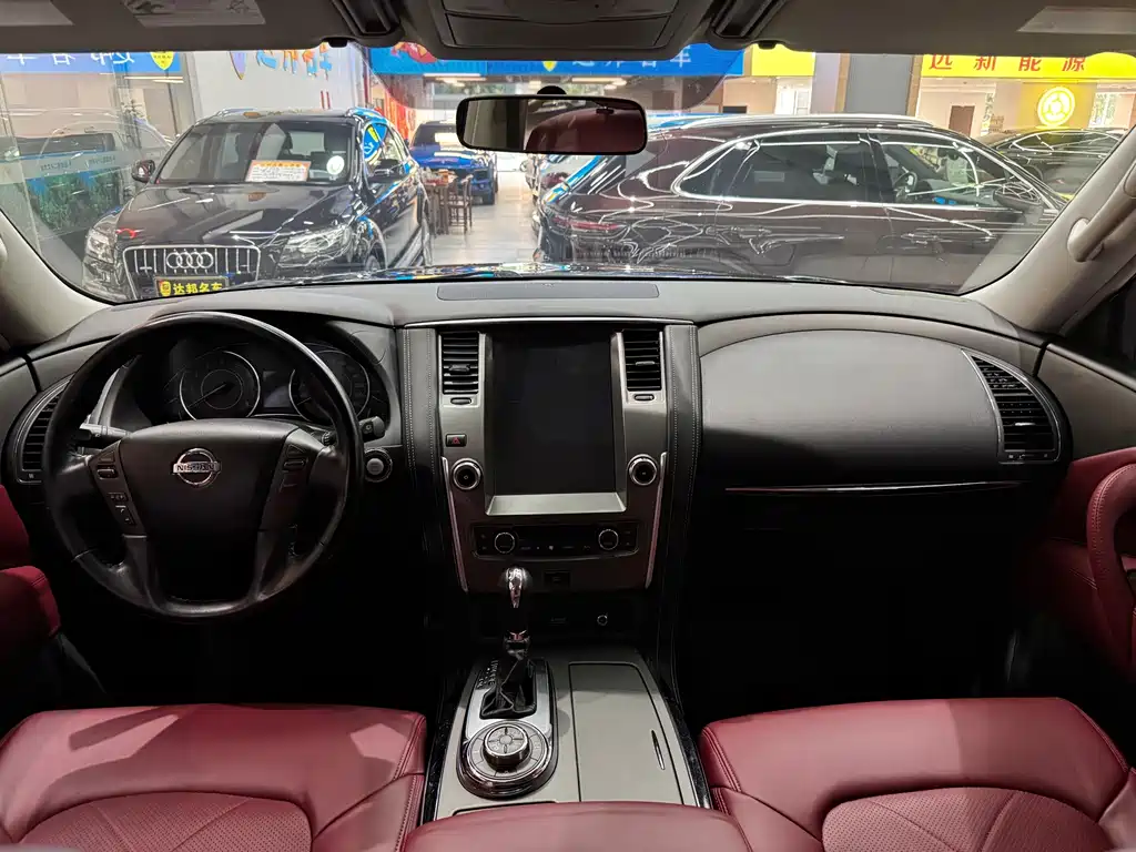 Nissan Patrol — миниатюра 10