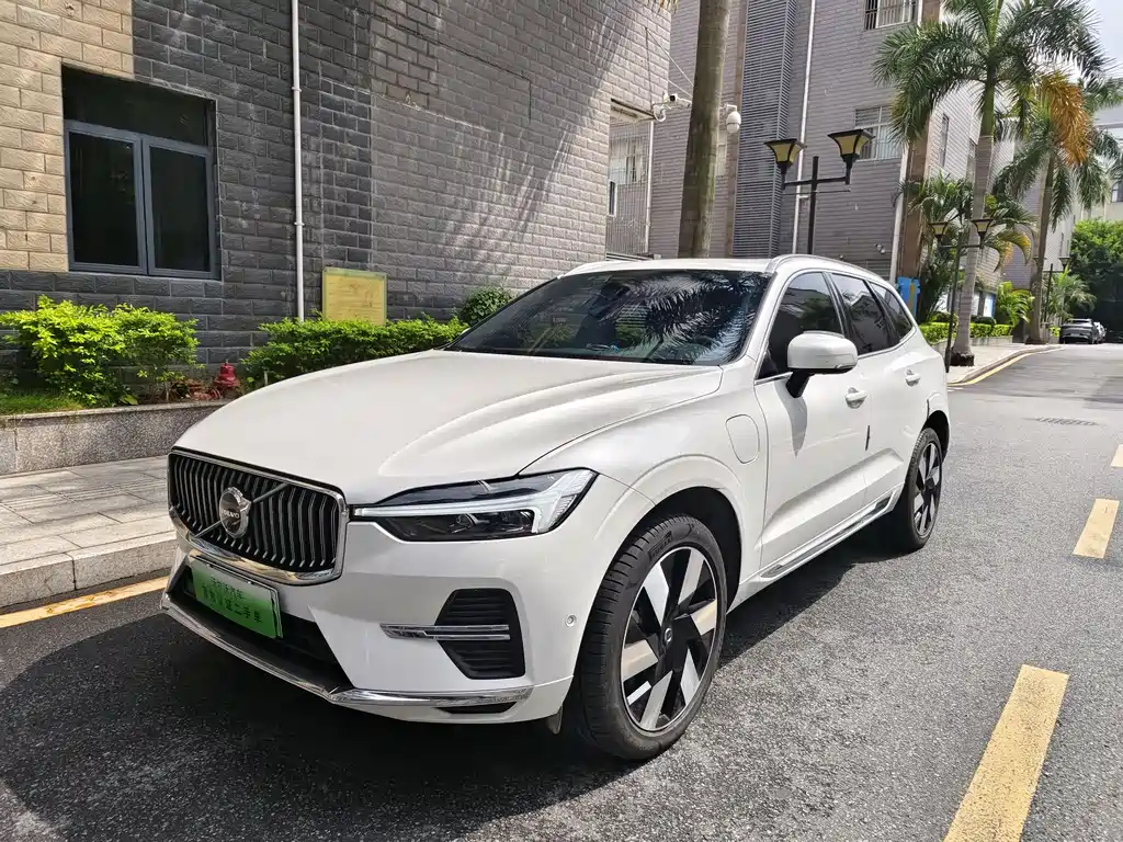 Volvo XC60 PHEV 2024