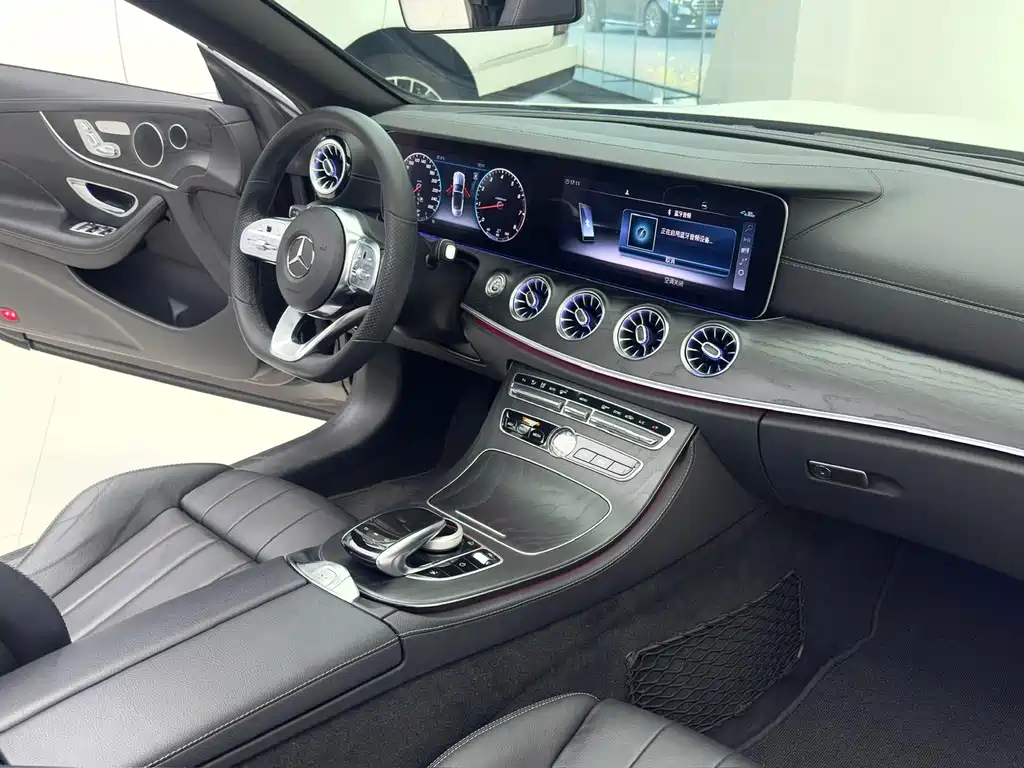 Mercedes-Benz E-Class (Import) — миниатюра 13