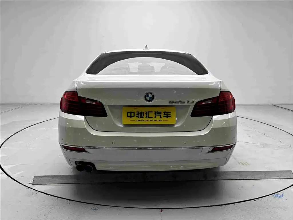 BMW 5 Series — миниатюра 19