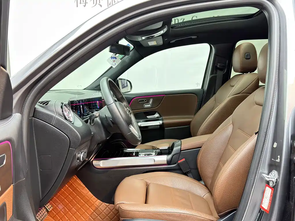 Mercedes-Benz GLB — миниатюра 11
