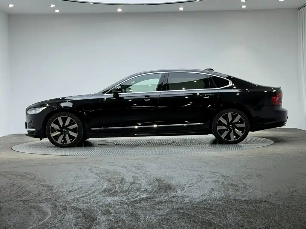 Volvo S90 PHEV — миниатюра 4