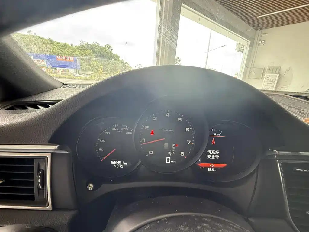 Porsche Macan — миниатюра 5