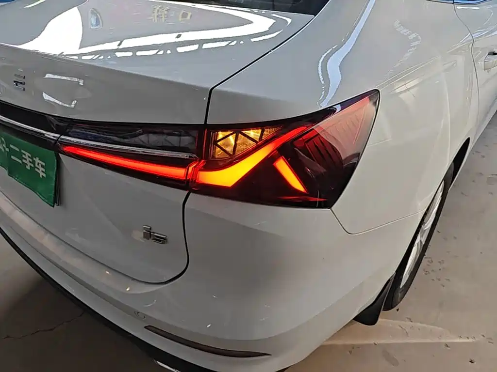 Roewe i5 — миниатюра 8