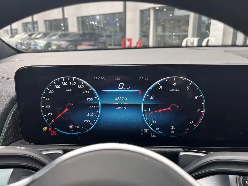 Mercedes-Benz GLB — миниатюра 10