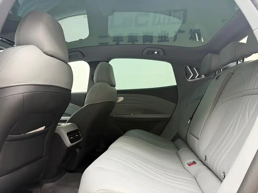 GEELY GALAXY GALAXY E8