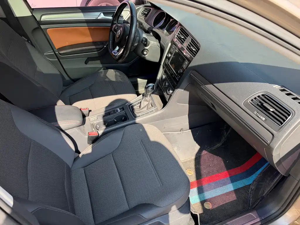 Volkswagen Golf — миниатюра 4