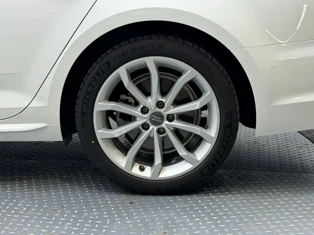 Audi A4L — миниатюра 9