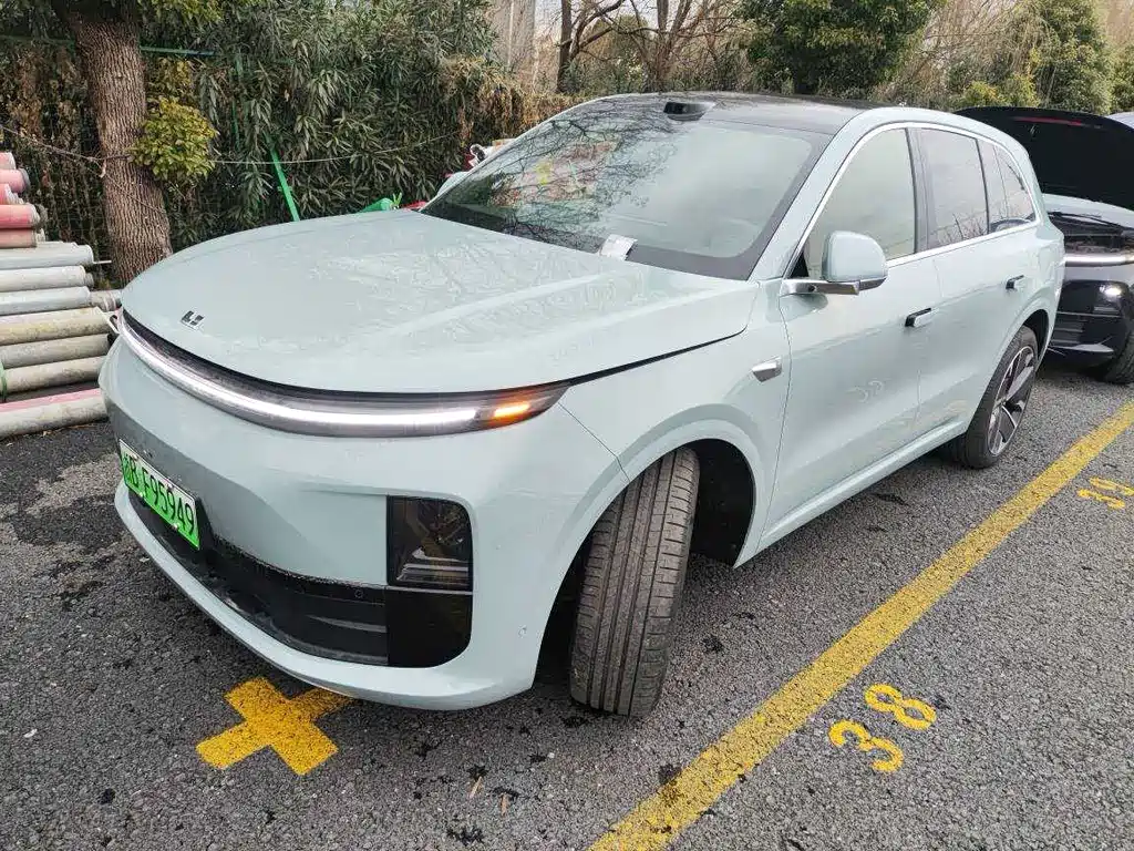 Li Auto Li L6 2025