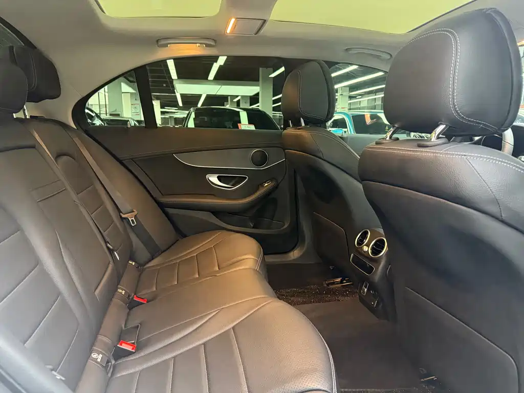 Mercedes-Benz C-Class — миниатюра 19