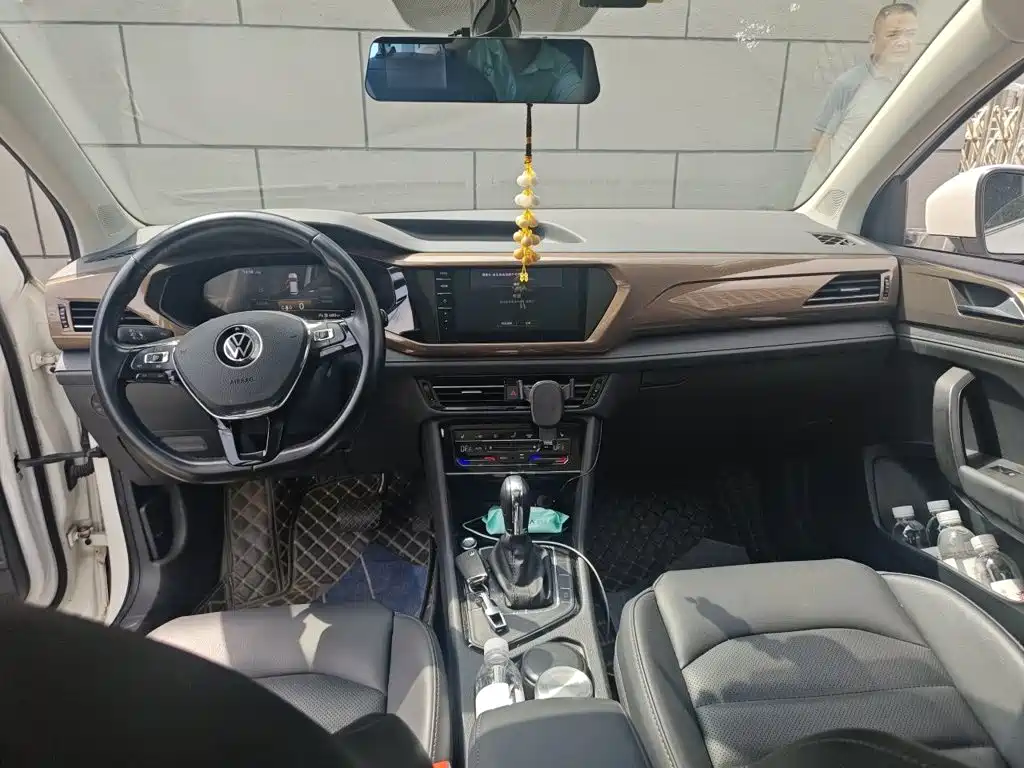 Volkswagen Tharu — миниатюра 5