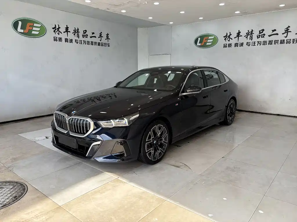 BMW 5 Series 2025