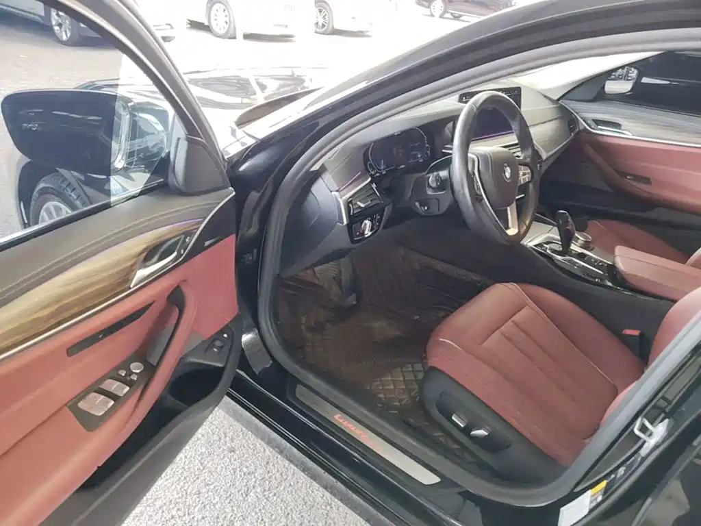 BMW 5 Series New Energy — миниатюра 16