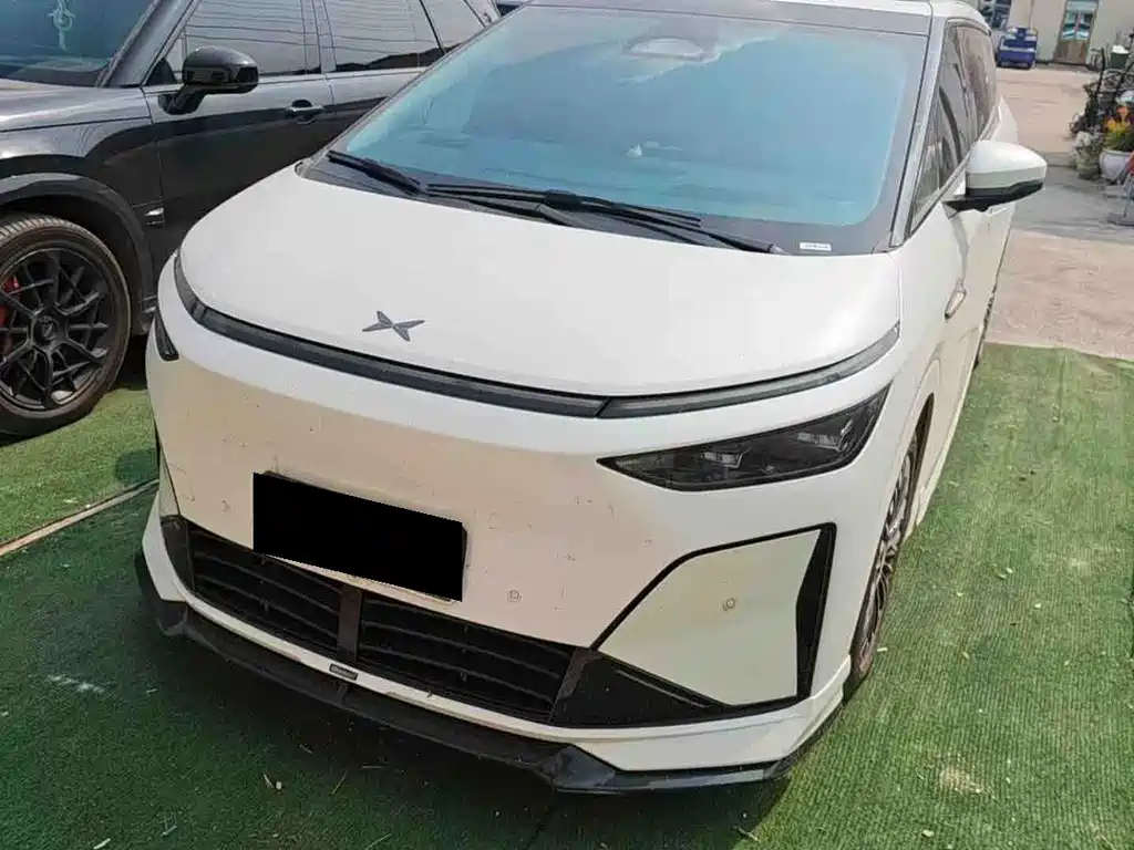 XPeng X9