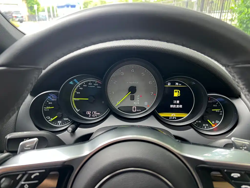 Porsche Cayenne Hybrid — миниатюра 17