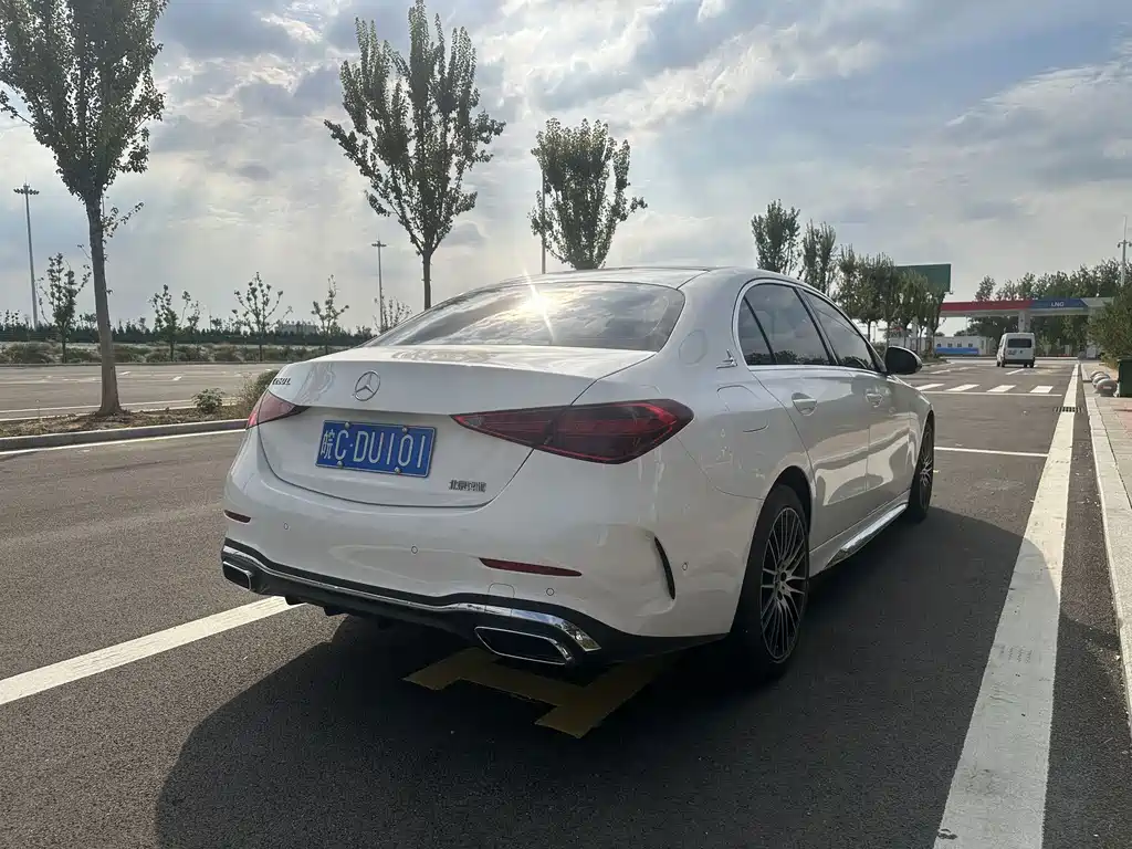 Mercedes-Benz C-Class — миниатюра 8