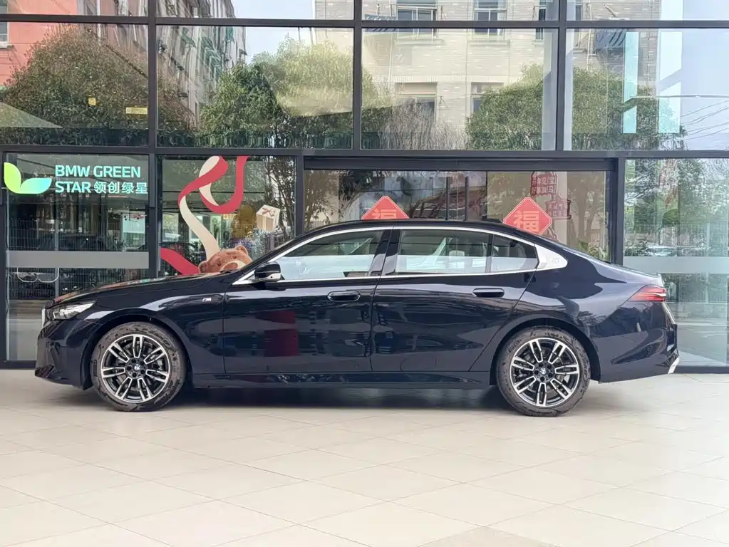 BMW 5 Series 5 2024 525Li M Sport