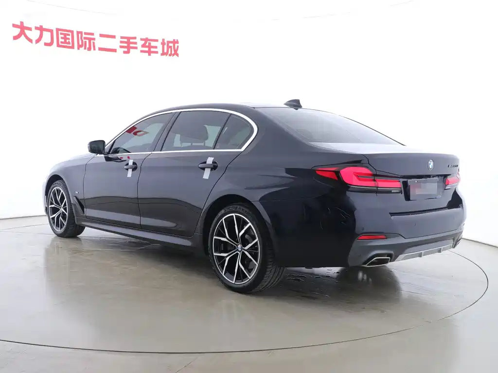 BMW 5 Series — миниатюра 20