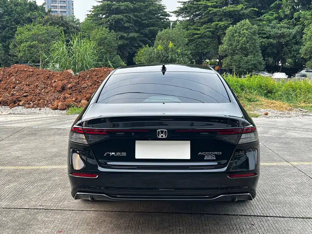 Honda Accord — миниатюра 8