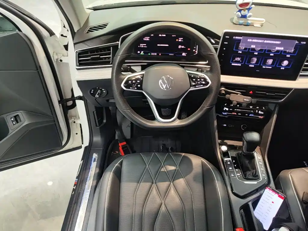 Volkswagen Tiguan L PHEV — миниатюра 11