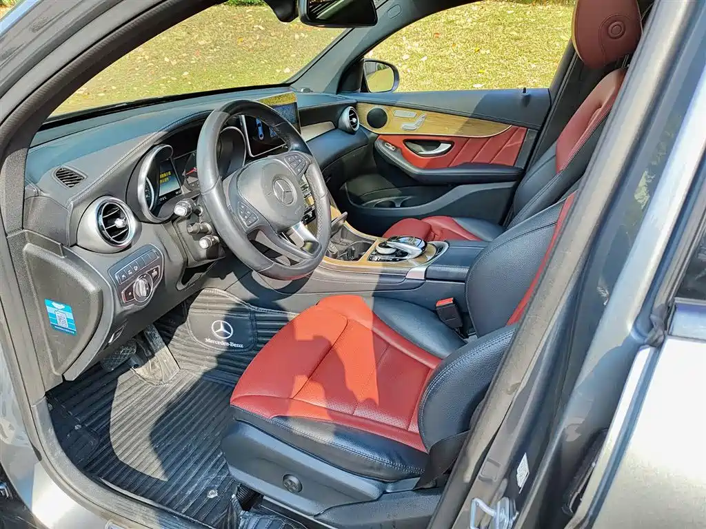 Mercedes-Benz GLC 2019 GLC 260 4MATIC SUV