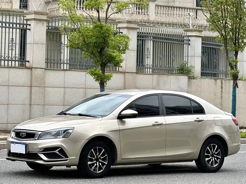 Geely Emgrand — фото 1