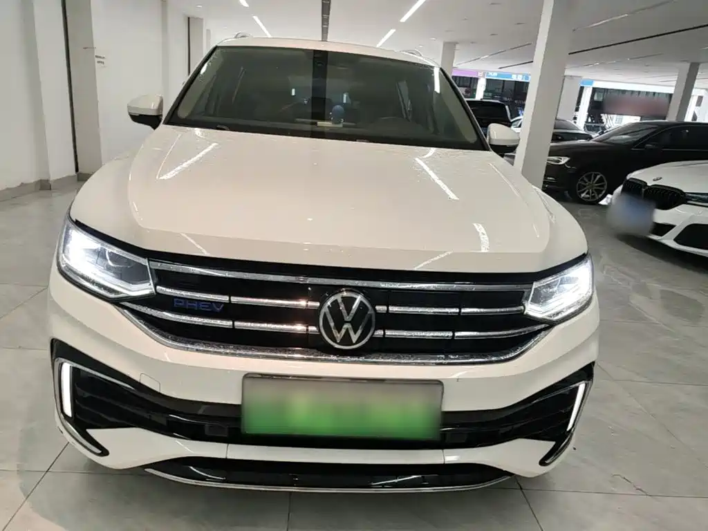 Volkswagen Tiguan L PHEV — миниатюра 3