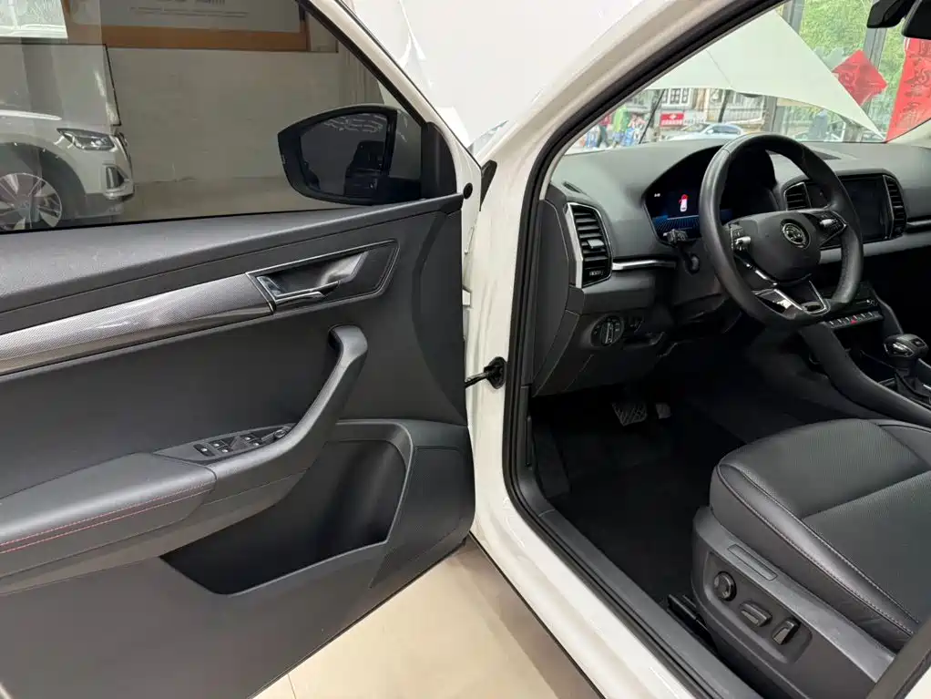Skoda Karoq — миниатюра 8